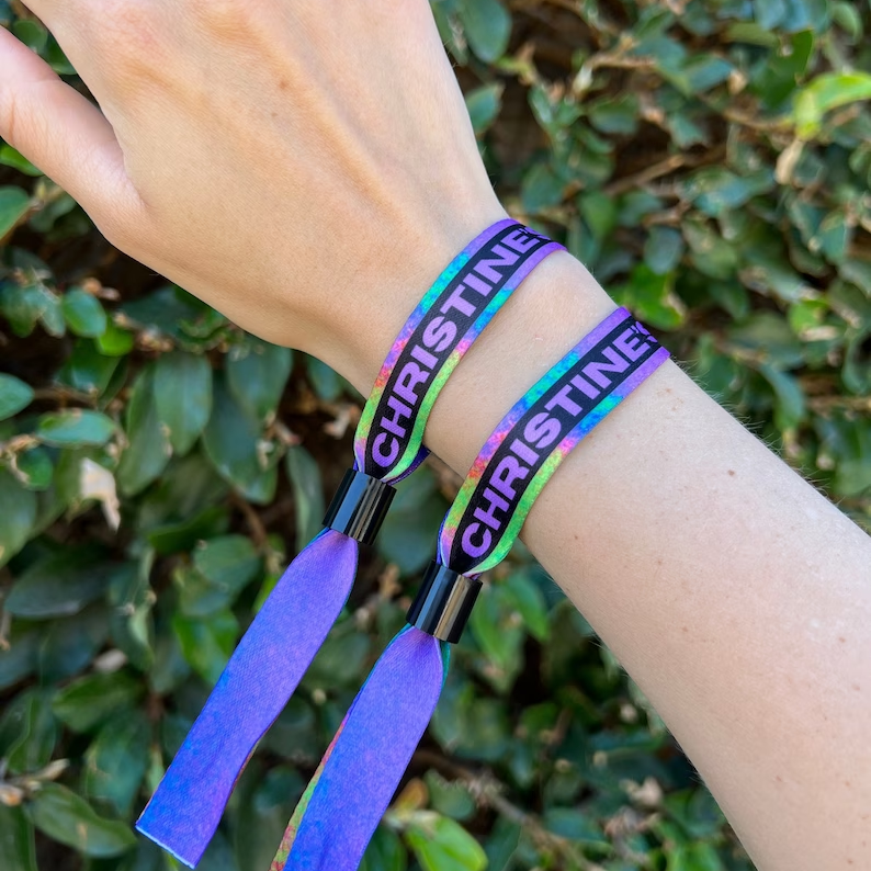 Custom Wristbands - Pinlord.com