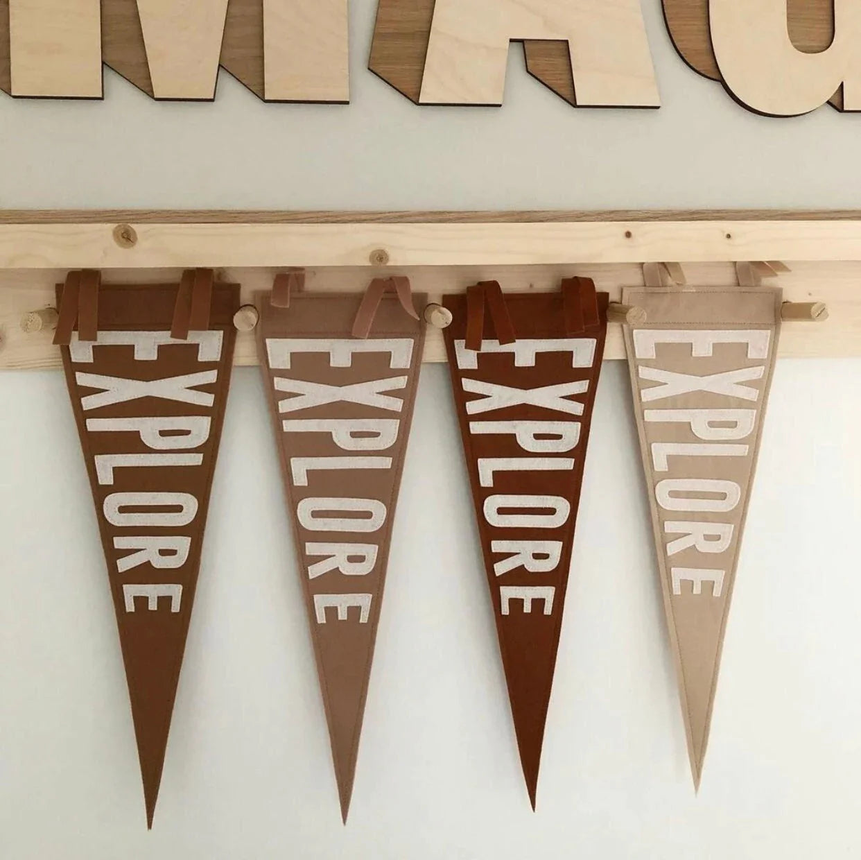 Pennants Template - Pinlord.com